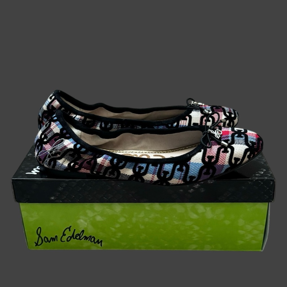 SE Felicia flats